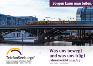 S-Bahn fährt über Brücke